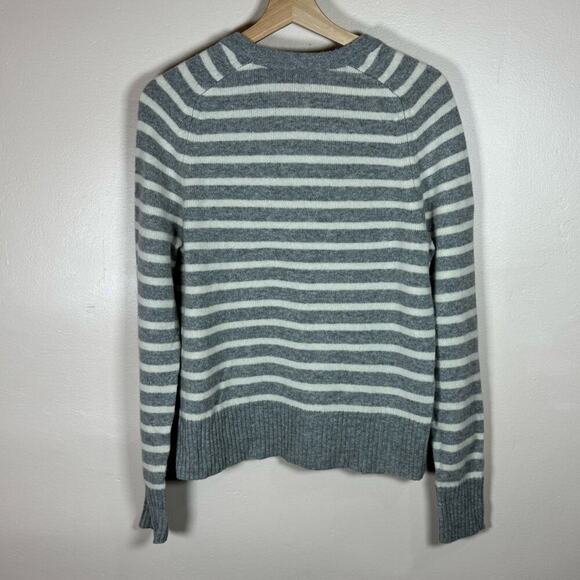 J. Crew Women’s Crewneck 100% Wool Gray White Stripe Medium Preppy Sweater - Picture 7 of 10